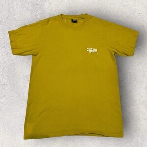 [UNISEX] STUSSY Mustard Yellow Logo T-Shirt S | Classic Streetwear Graphic Tee